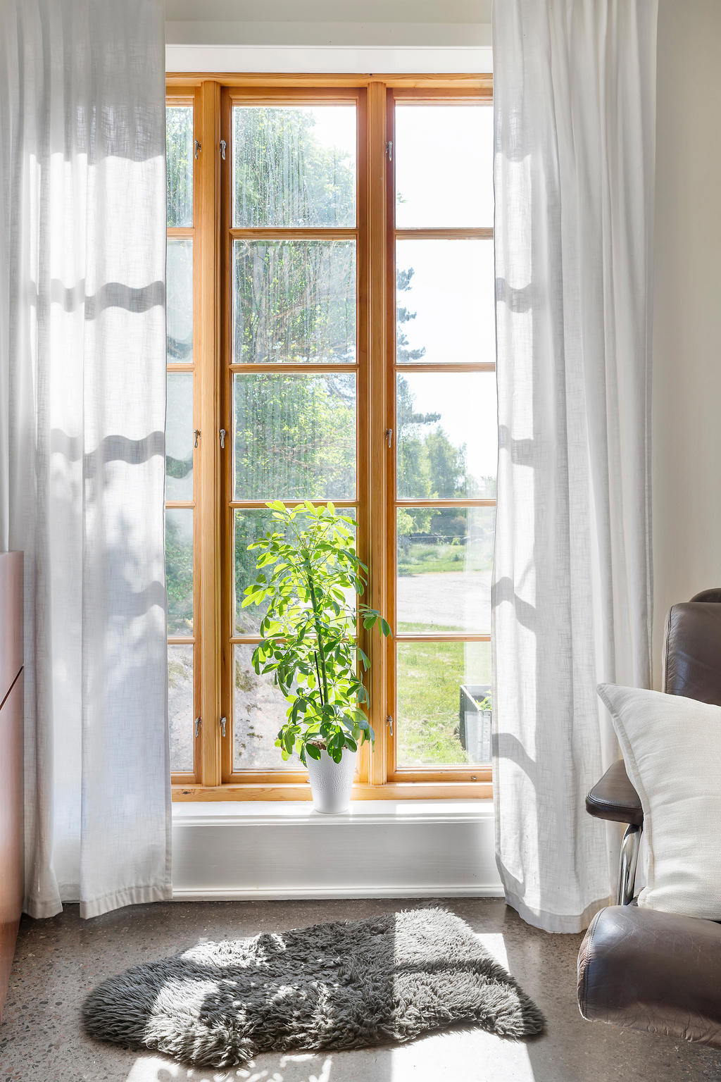 Tillbyggnadsdel med fina fönsterpartier 