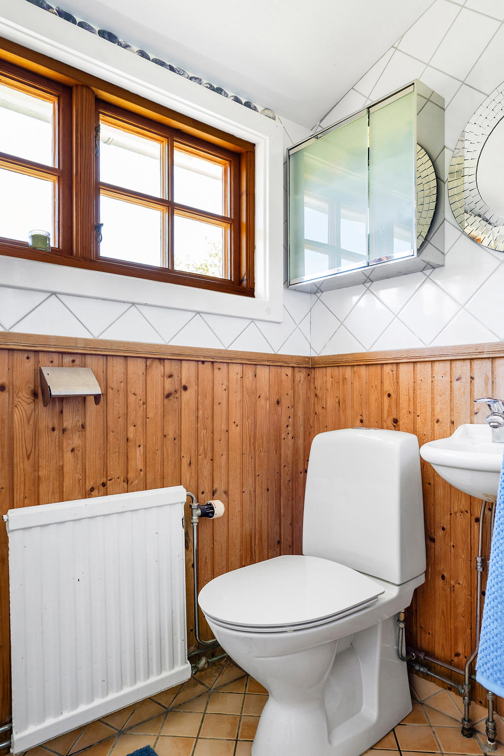 Badrum med toalett övre plan 