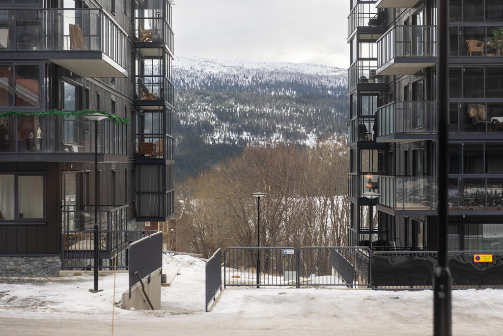 Uteplats i söderläge mot innergård