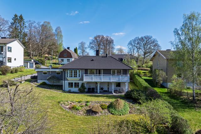 Härlig trädgård