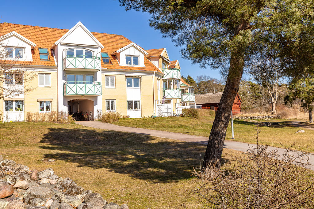 Porten in till innergården