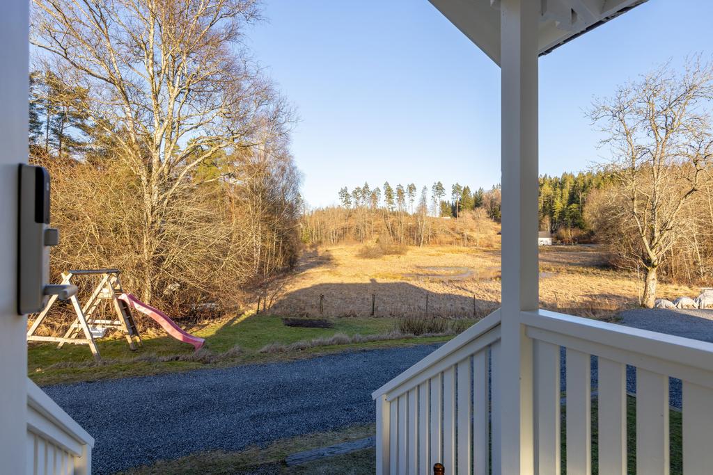 Fin läge med naturen som granne