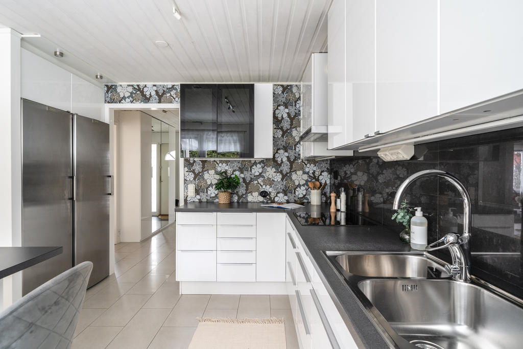 Bra bänk- och skåpinredning