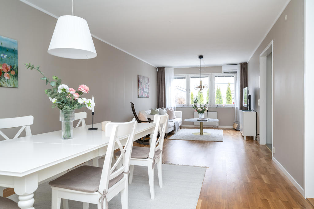 Matsal och vardagsrum i fil