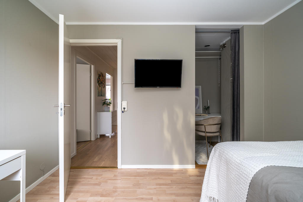 Sovrum 1, mot hallen