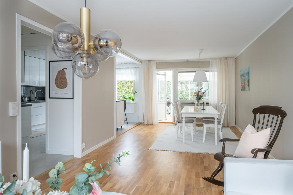 Matsalen, från vardagsrummet