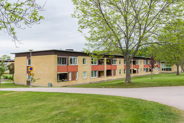 Oppeby Gård ligger i en lugn  och naturskön miljö