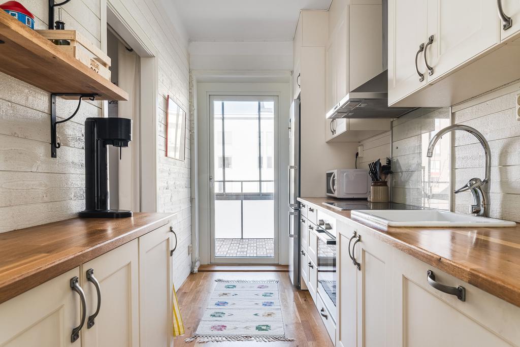 Utgång till balkong från köket