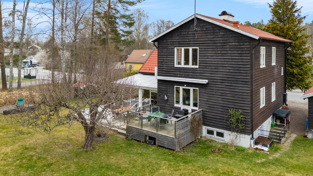 Fasad/trädgård