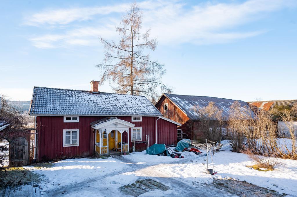 Gästhuset och ladan