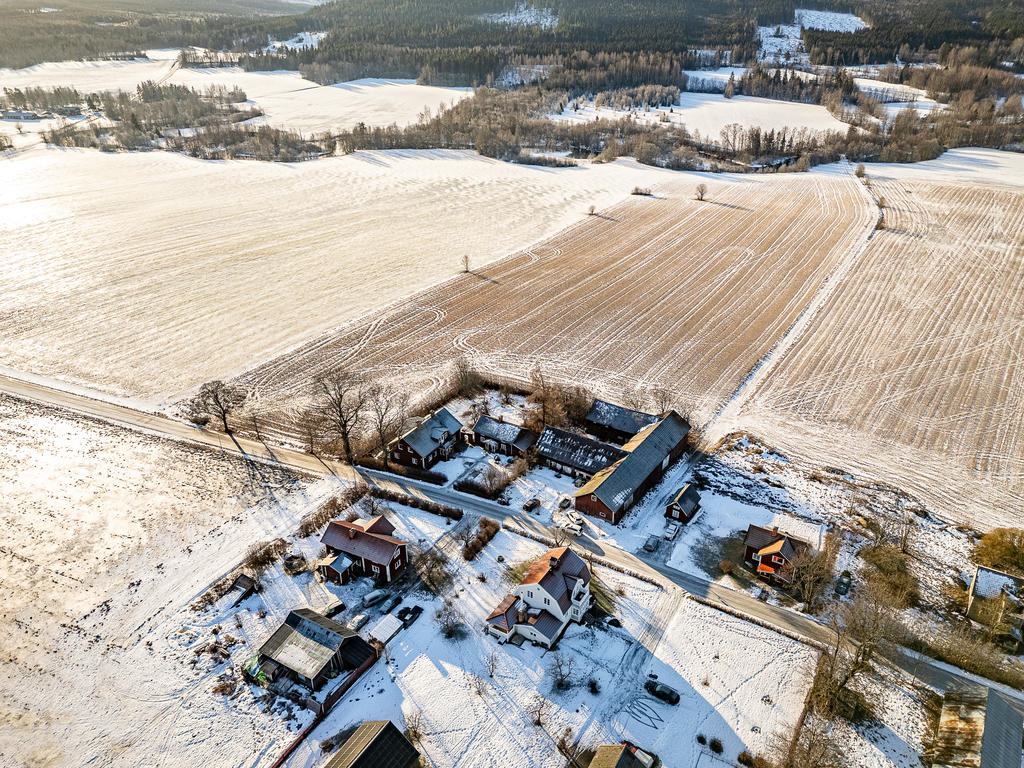 Fantastiskt läge med fri utsikt över fälten