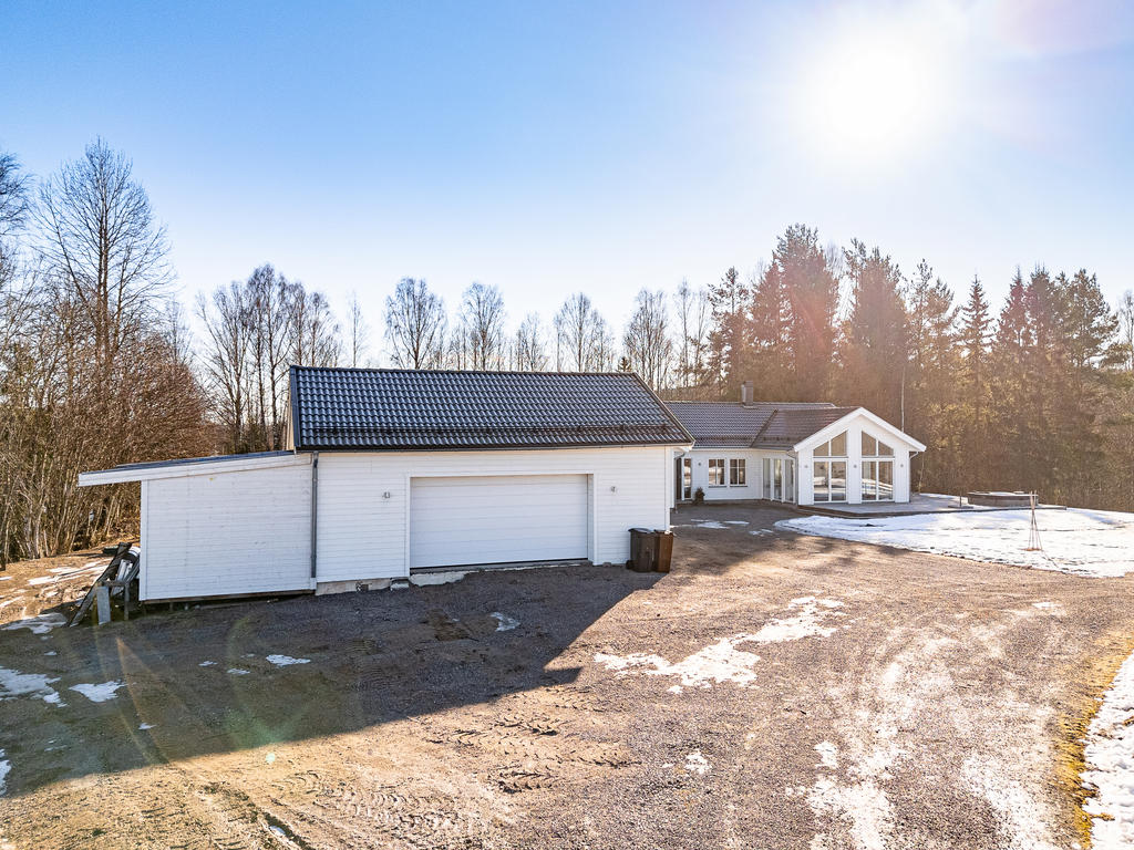 Stort dubbelgarage som värms upp med luft/luftvärmepump