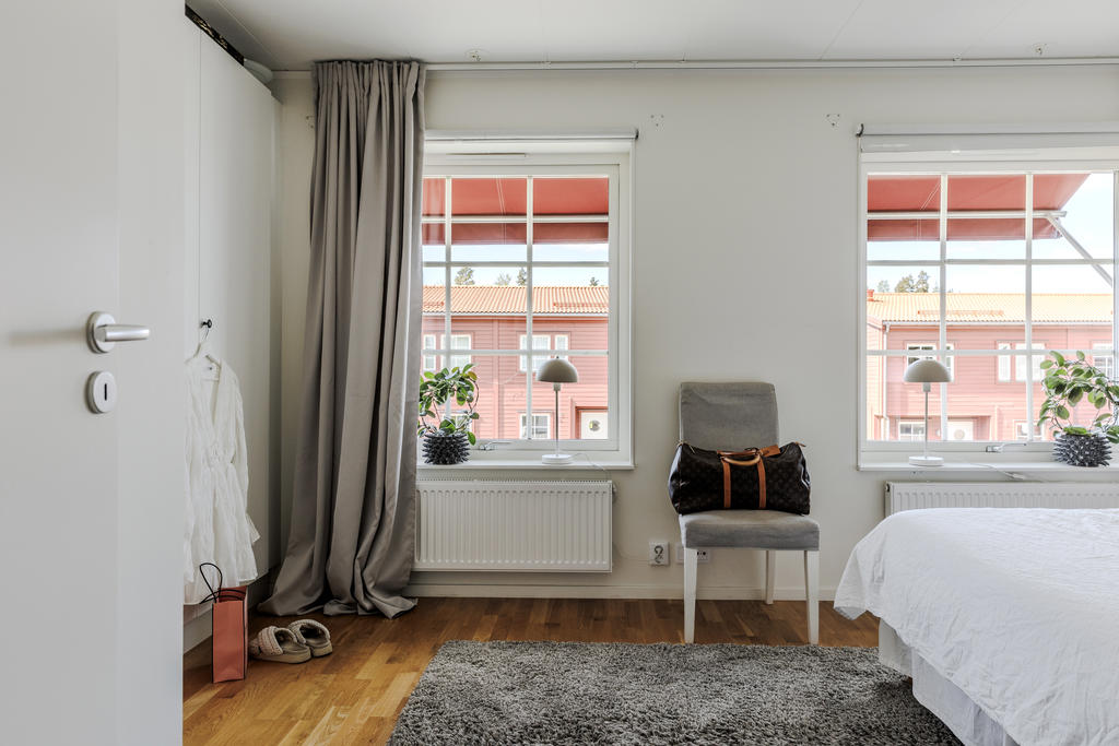 Inbyggda garderober sovrum (2)