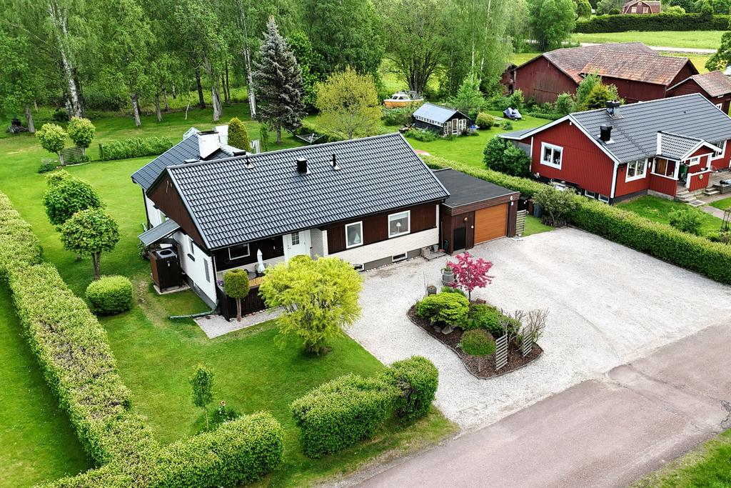 Mycket välvårdad villa i Djura