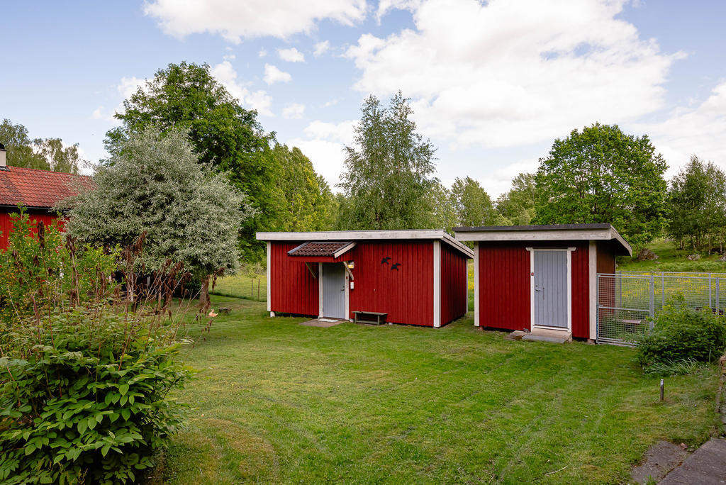 Uthus och hundhus (om man vill)