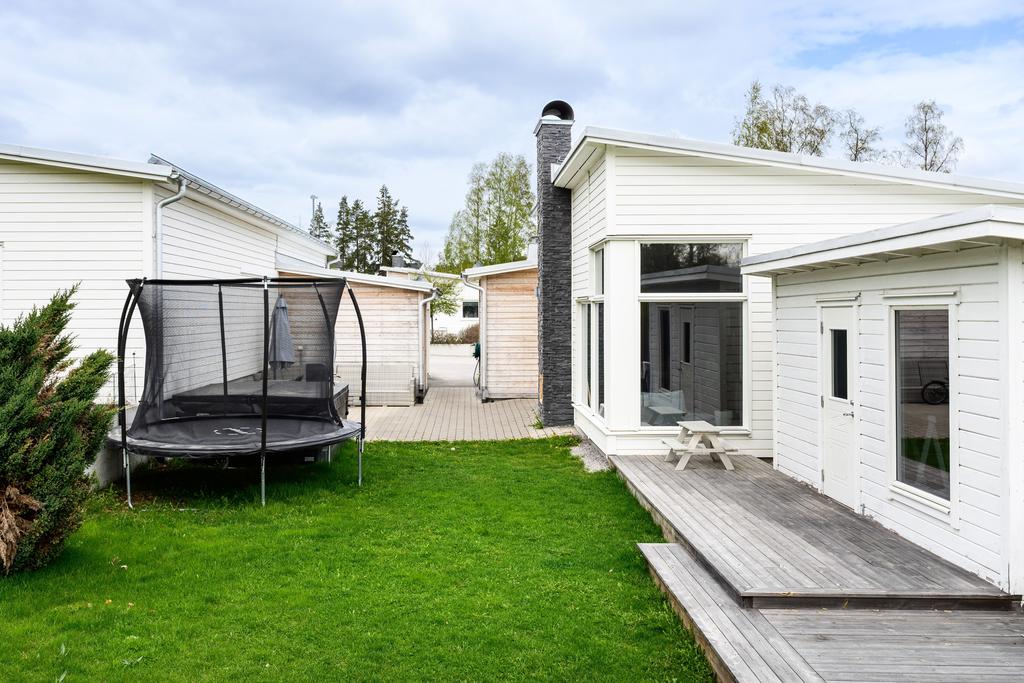 Dora Lindgrens väg 35