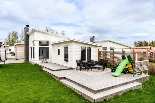Dora Lindgrens väg 35