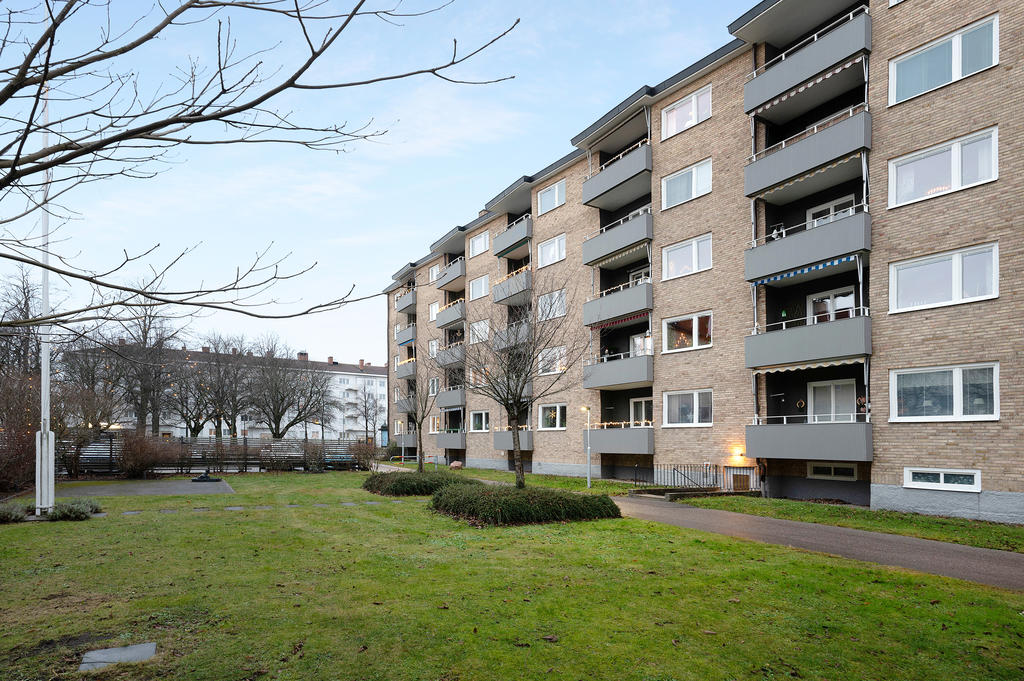 Fasadbild och innergården (2024-12-05)
