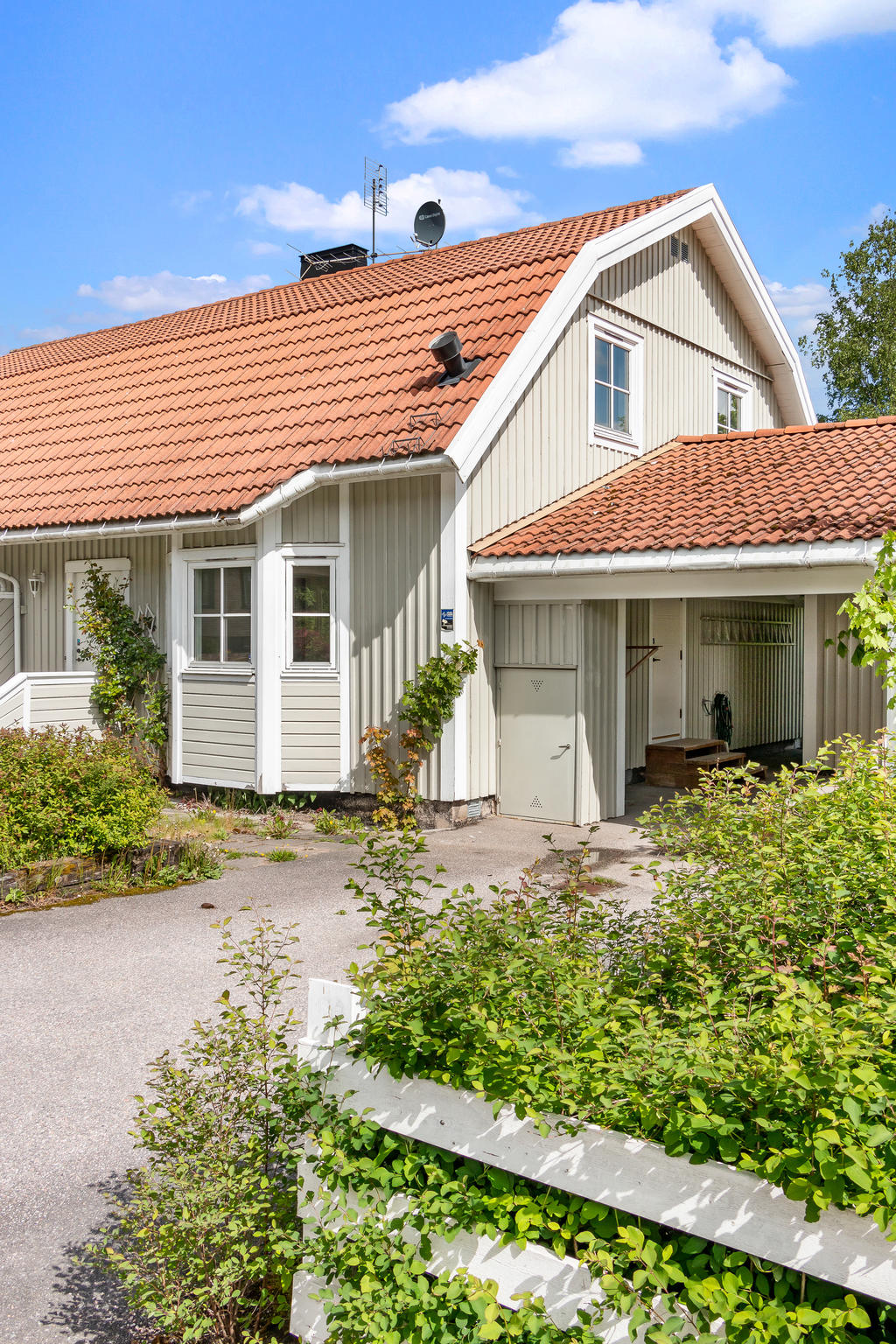 Sommarbild - Entrésidan