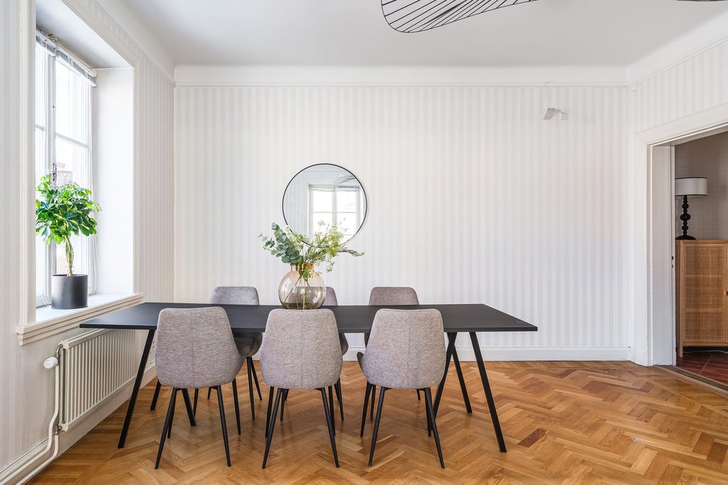 Matplats i vardagsrum