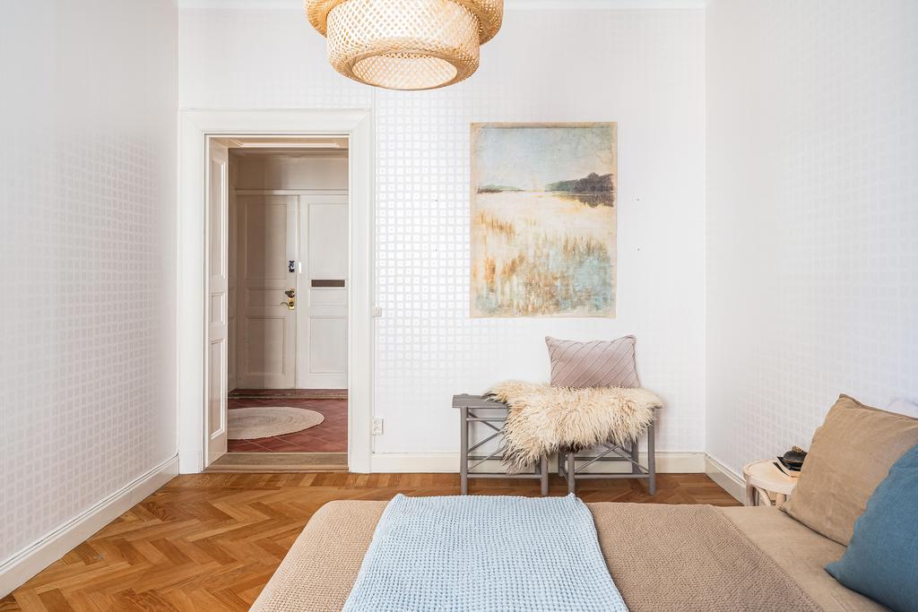 Sovrum 2 mot entréhall