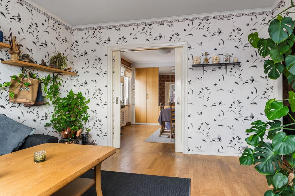Rum i fil med skjutdörrar emellan