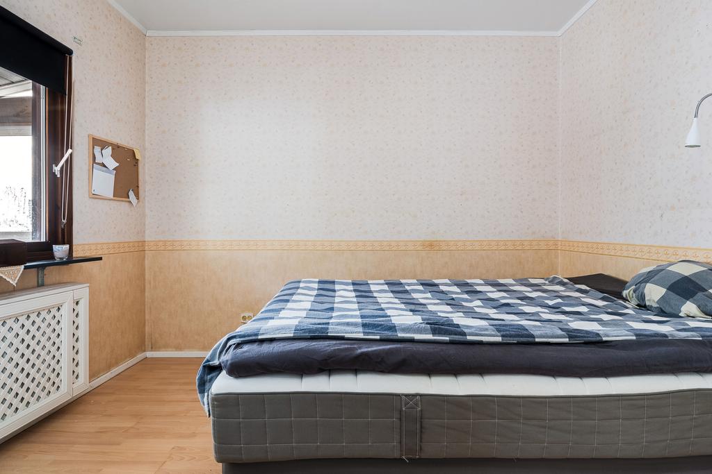 Sovrum på entréplan