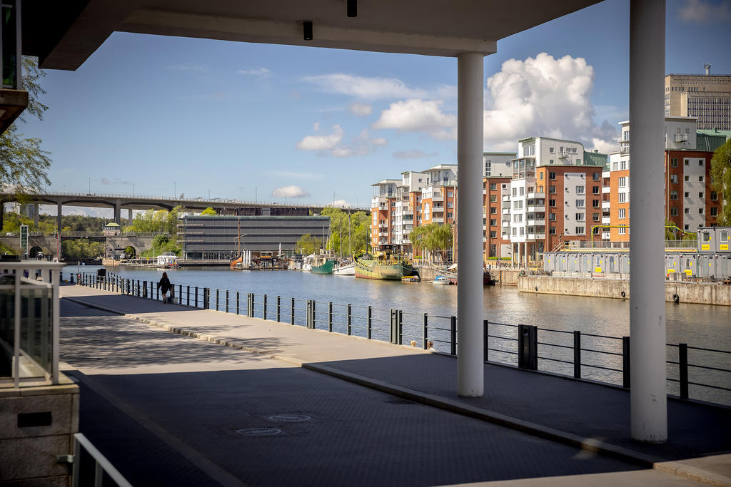 Kajen nedan innergården