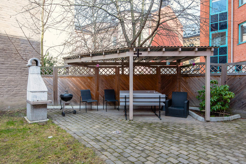 Trevlig innergård med grillplats