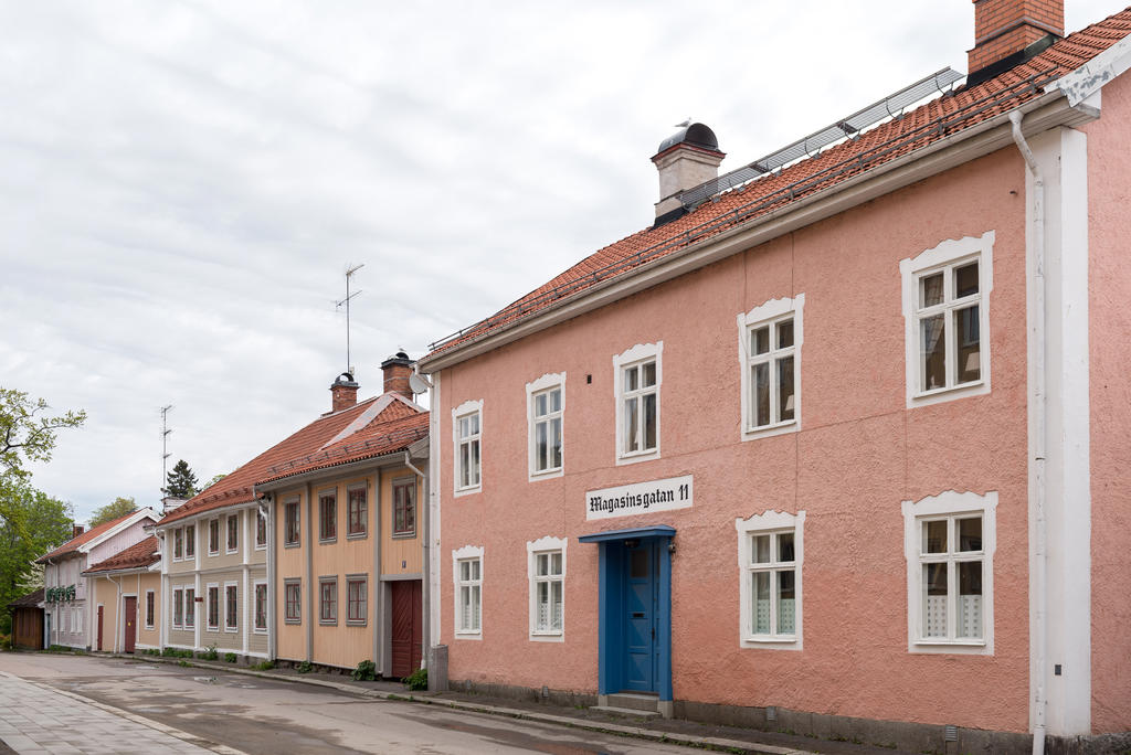 Gatan utanför.