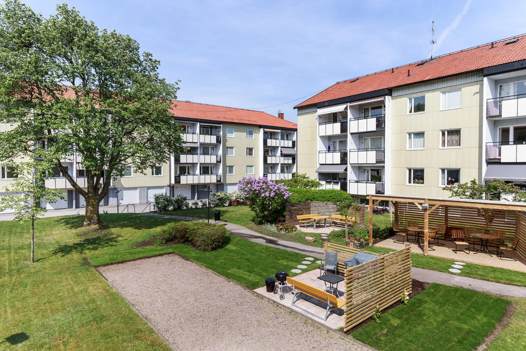 Gemensam uteplats med grillmöjligheter