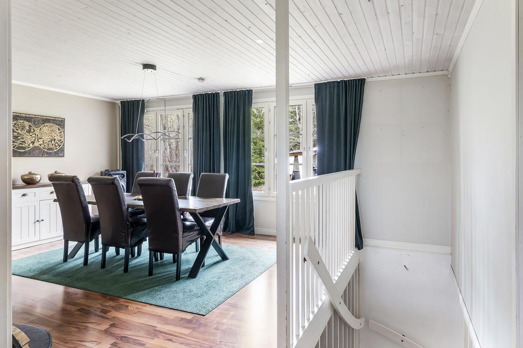 Trapp till nedre plan
