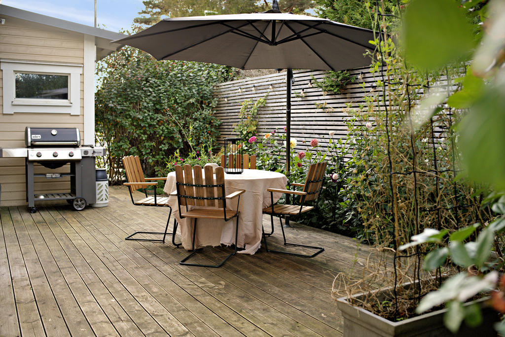 Altan / innegård i kvällssol