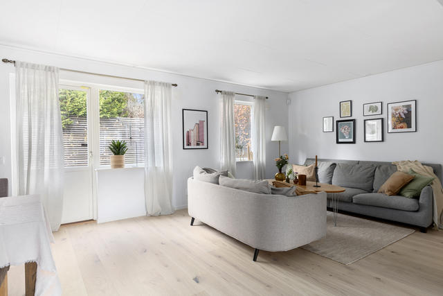 Vardagsrum med nytt golv 2025 - Ek Golv, Kährs, 30 års garanti