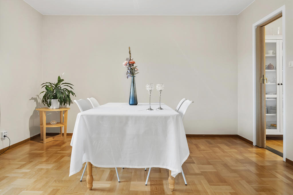 Matrum med ingång via kök 