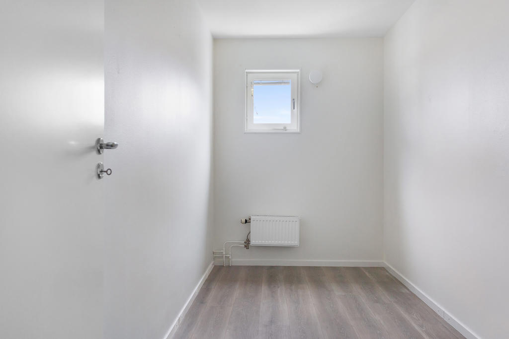 Klädkammare i anslutning till entrén