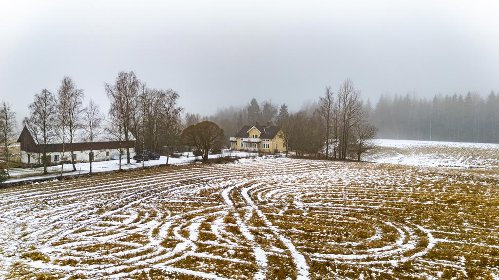 Huset omringas av lugn