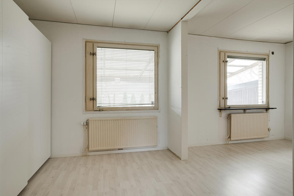 Sovrum går att dela till två (sovrum 2 & 3)