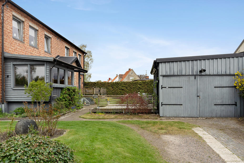 Uppfart och garage