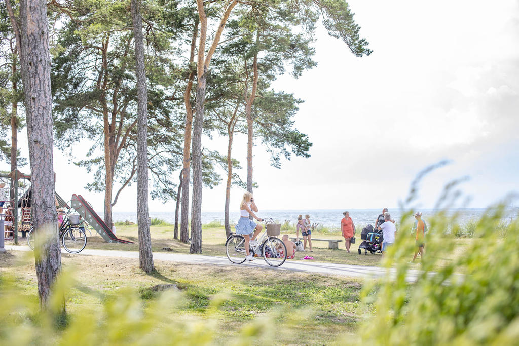 På cykel in till Färjestadens Hamn