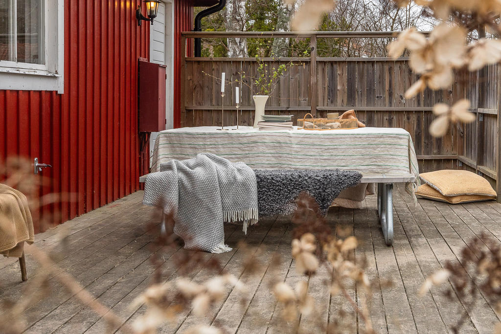 Uteplatsen på baksidan av huset 