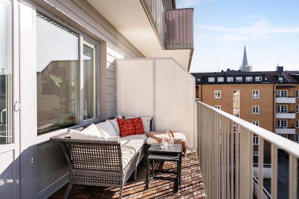Med plats för stort möblemang och utsikt mot Domkyrkan! 