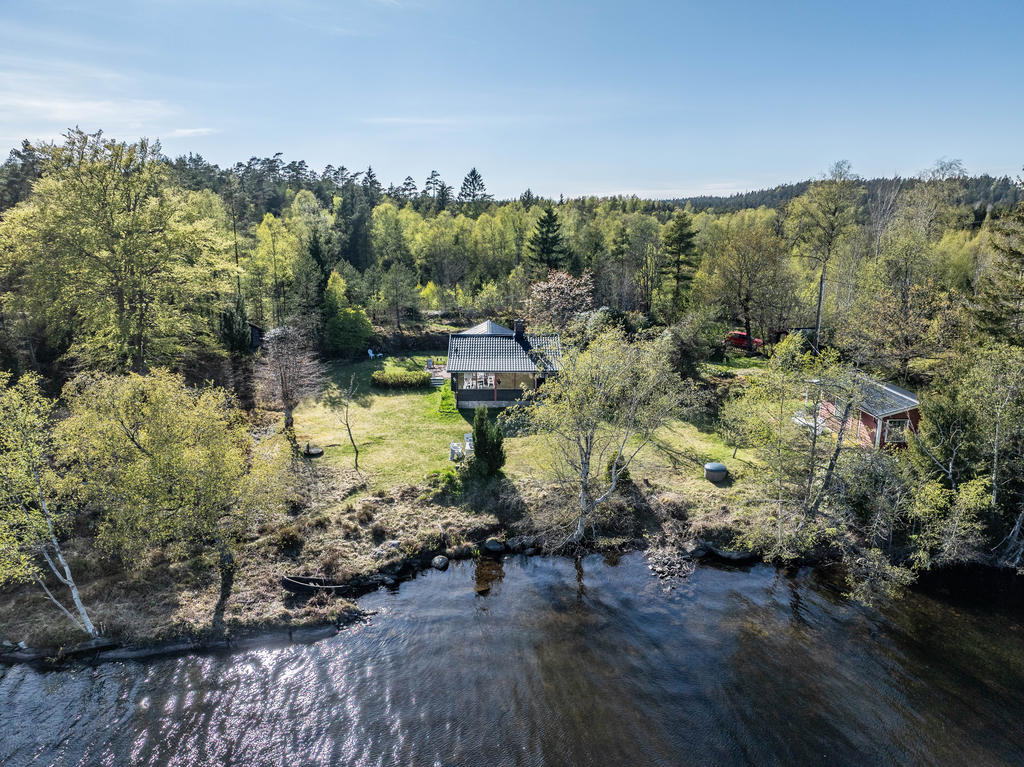 Missa inte denna sällsynta möjlighet att förvärva en fin sjötomt.