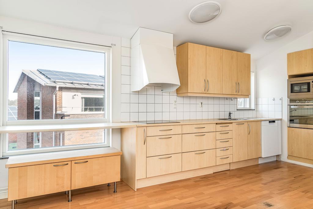 Ljust och trevligt arbetskök