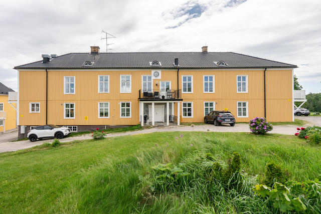 Välkommen  till Sunnanå Kullen 1! 
Här hittar vi en smart planerad och funktionell bostad med 3 ROK om 98 med praktisk planlösning!