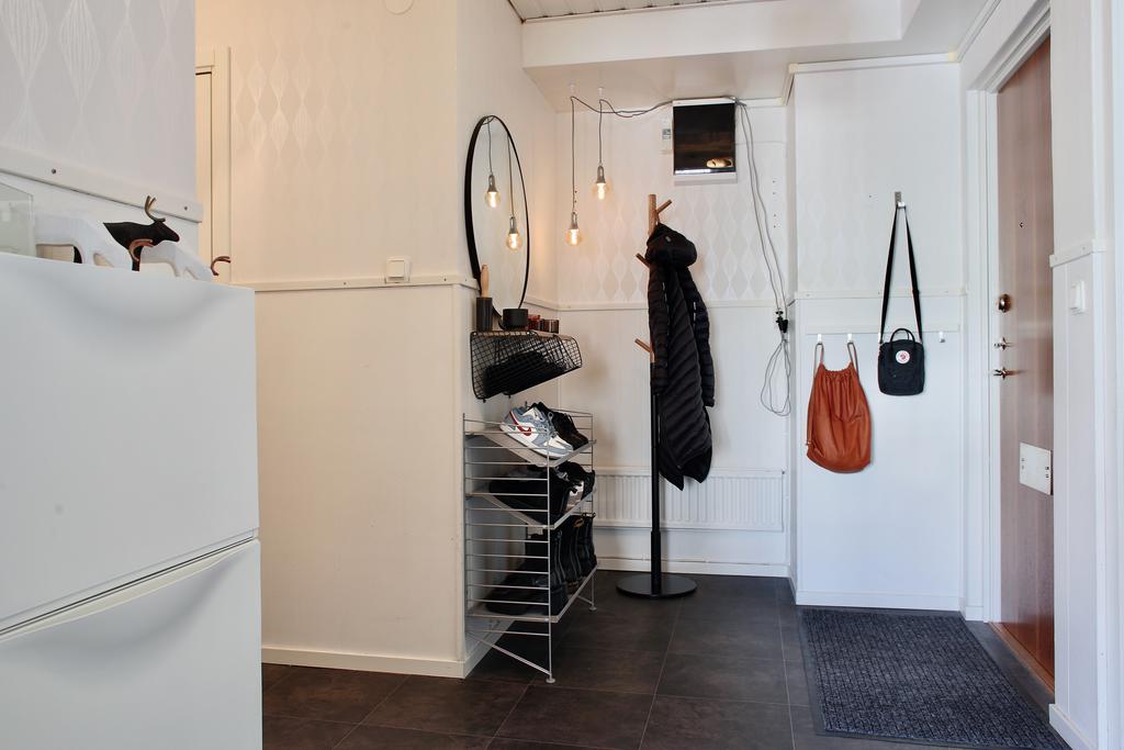 Ljus hall med fina ytskikt 