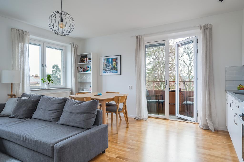 Ljus lägenhet med öppen planlösning