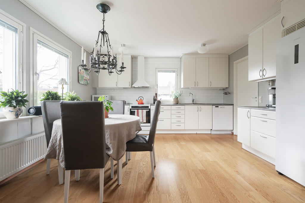 Fönster i två väderstreck