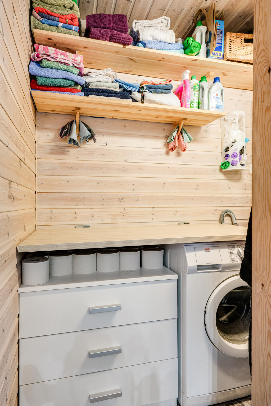 Tvättstuga i anslutning till badrummet.