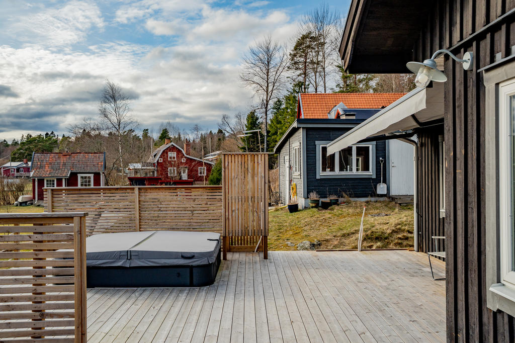 Jacuzzi och utedusch på altandäck